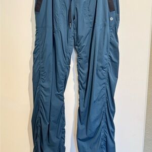 lululemon athletica Women’s Lined Studio Blue Pants Size 8